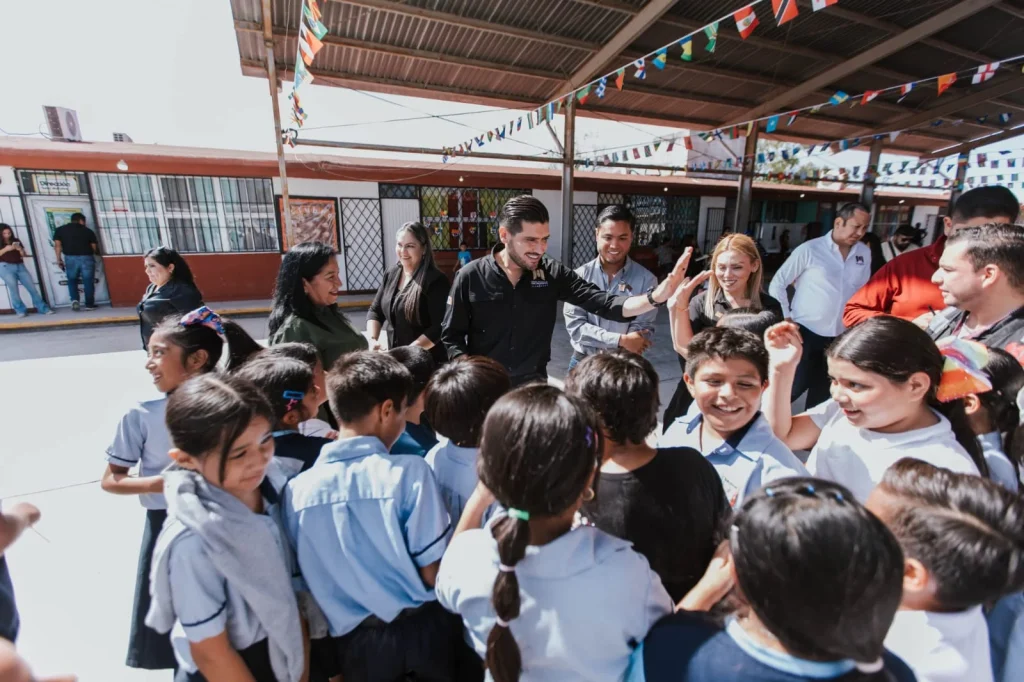 Supervisa José Alberto Granados Fávila trabajos de mantenimiento en primaria 1 alberto granados mantenimiento