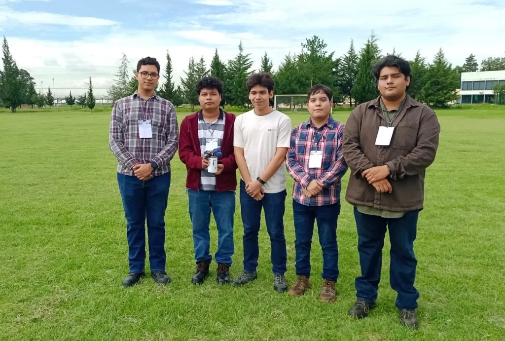 Conquistan estudiantes de la UT Altamira el segundo lugar nacional en el Concurso de Ingeniería Espacial 2 Conquistan estudiantes de la UT Altamira el segundo lugar nacional en el Concurso de Ingeniería Espacial