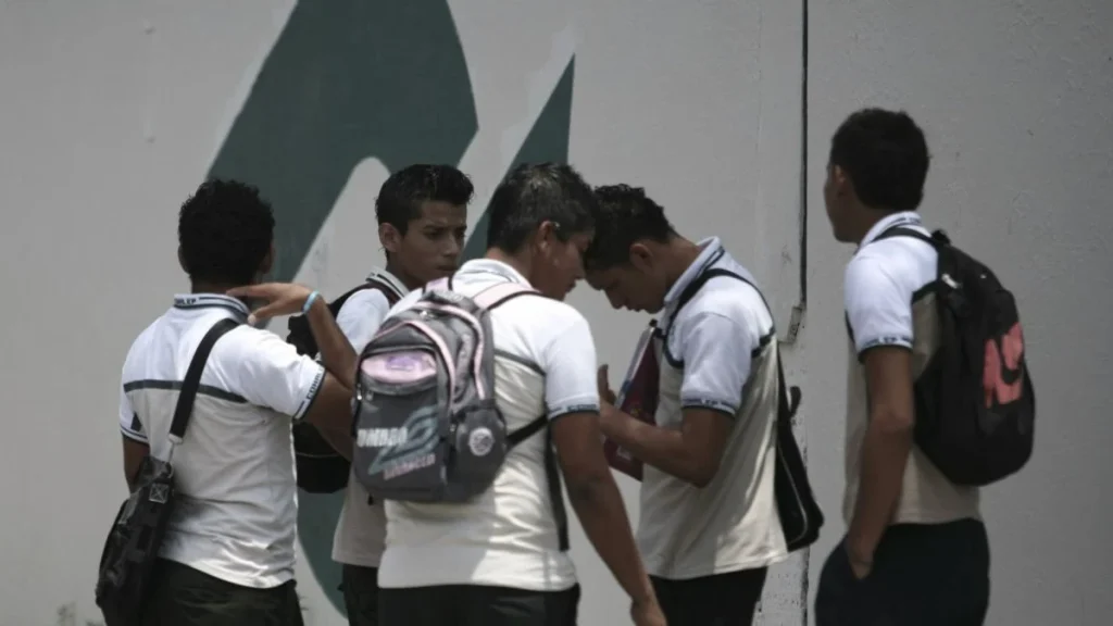 "No es humor, es discriminación", 2 alumnos del CONALEP responden a Los Parrilleros 1 alumnos del conalep responden a burlas de influencers eso ya no es humor es discriminacion 182449
