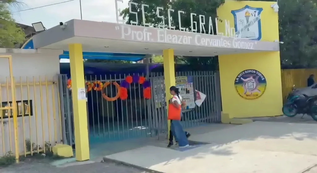 Moviliza amenaza de balacera a fuerzas de seguridad en secundaria 1 amenaza de balacera 2