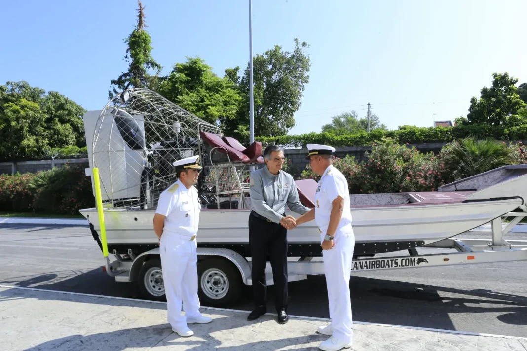 americo-aerodeslizador-semar-4 Entrega Américo aerodeslizador a la SEMAR para labores de vigilancia y rescate
