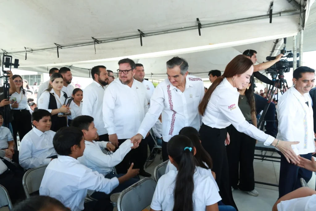 Américo inaugura nueva primaria en Nuevo Laredo 1 americo villarreal inaugura primaria nuevo laredo 2