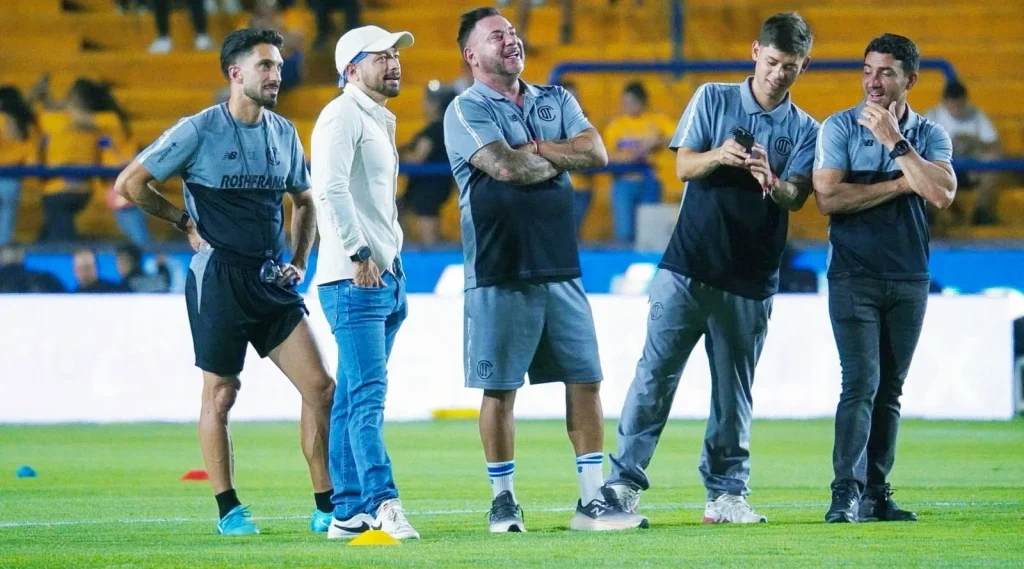 Lleva Antonio Mohamed 10 años sin ganar en el Universitario 2 Antonio Mohamed técnico de Toluca previo al partido contra Tigres.