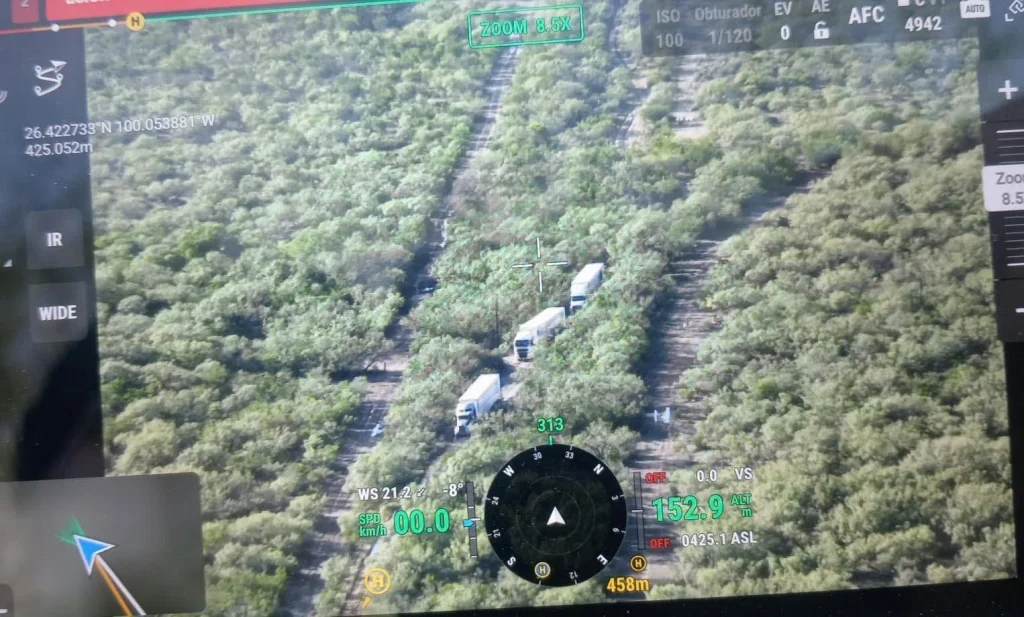 Apoya Fuerza Civil a traileros varados por lluvia en el norte de NL 1 apoya fuerza civil traileros varados nl 2