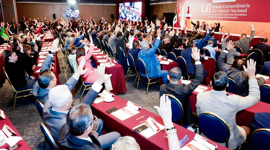 arnulfoseiraperiodosnte2027 Confirma SNTE nacional: Arnulfo se irá hasta 2027 en las dirigencias sindicales.