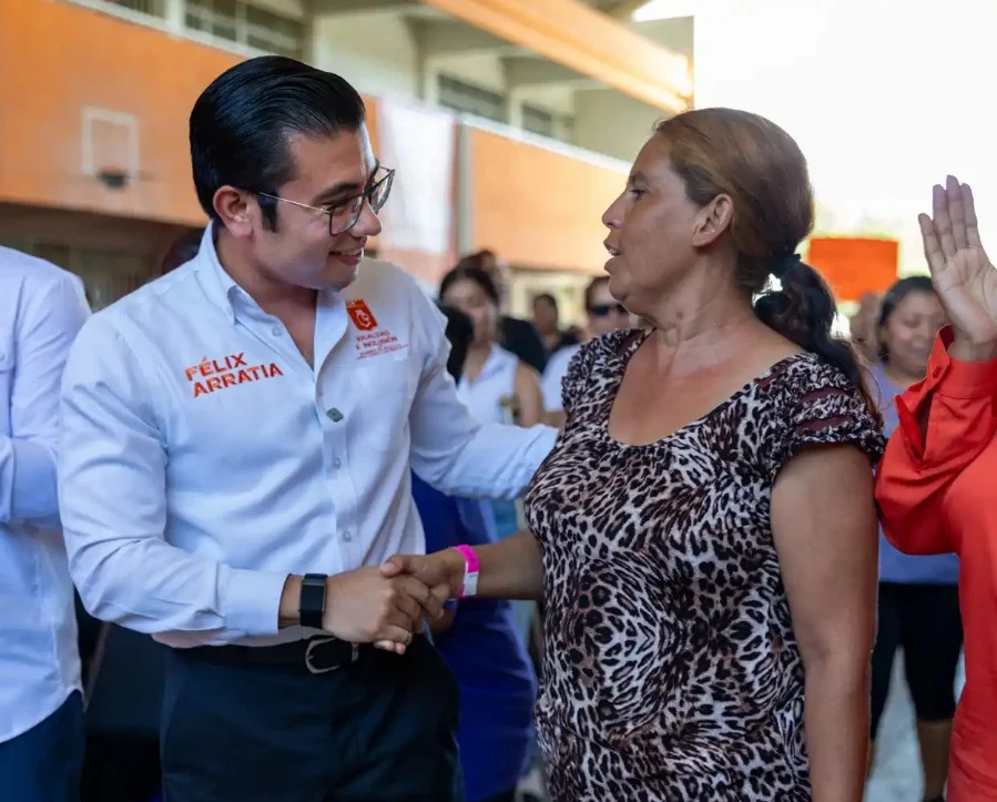 Amplía Félix Arratia "Ayudamos de Cerca" con más de 50 trámites y servicios 3 ayudamos de cerca arratia 4