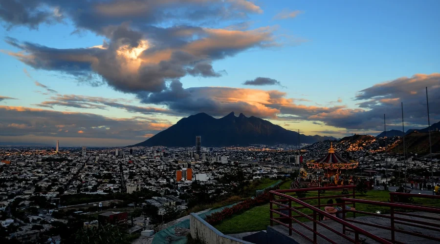 bajas-temperaturas-zona-metropolitana Panorama urbano en Monterrey ante la presencia de bajas temperaturas.