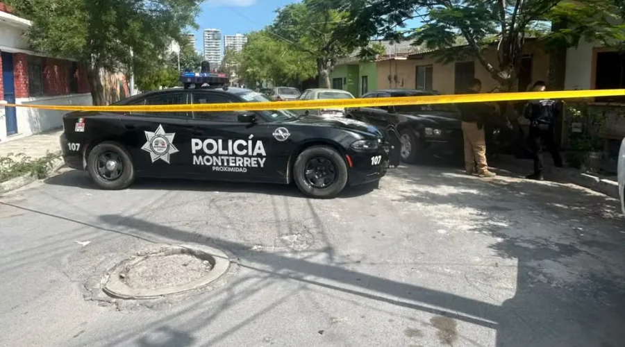 balazos-hombre-monterrey Un hombre fue atacado a balazos afuera de su vivienda en Monterrey; las autoridades investigan el homicidio.