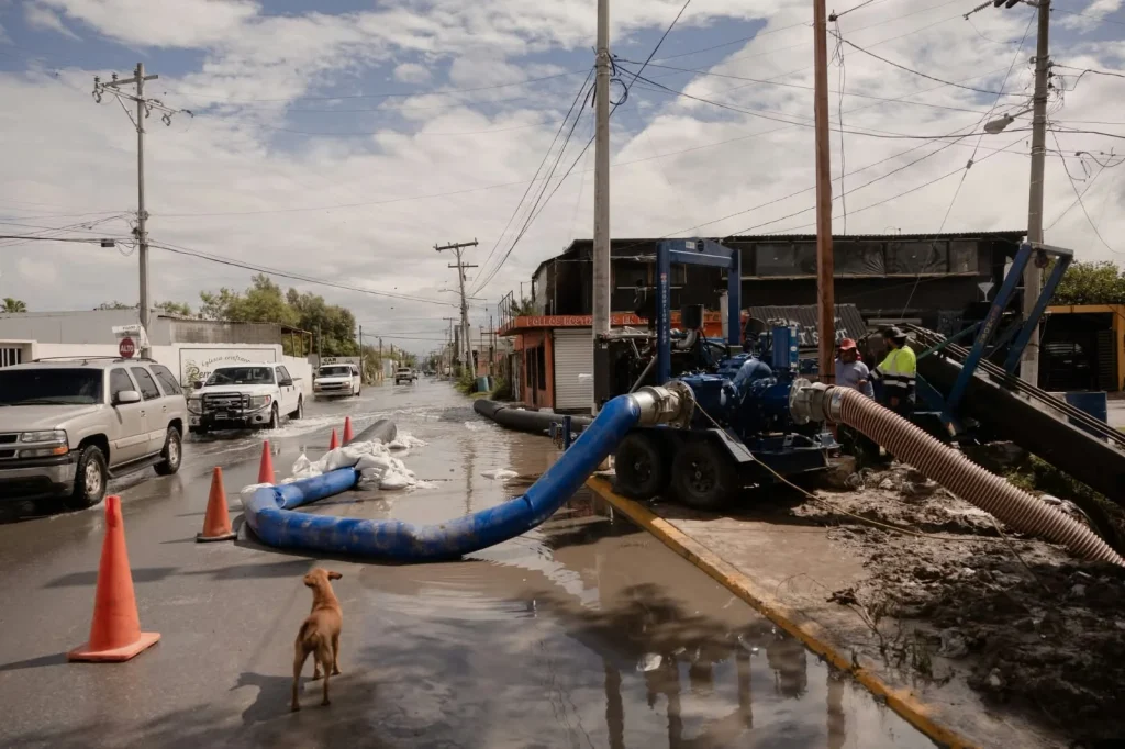 Beto Granados supervisa trabajos de desfogue 1 beto granados desfogue 7oct 2