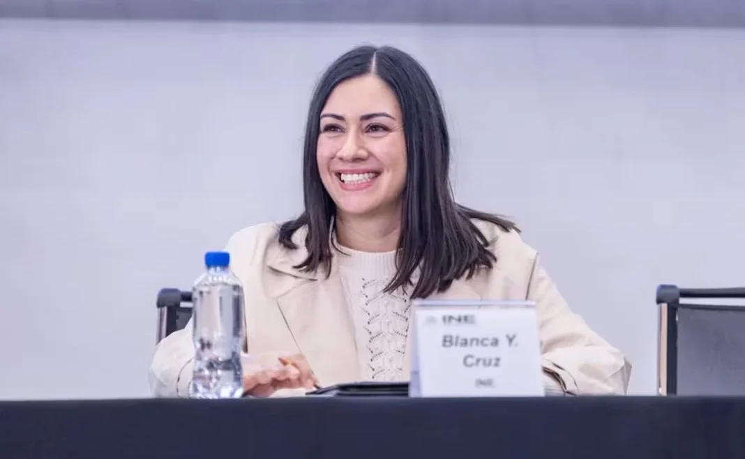 blanca-cruz-presidenta-interina-ine La consejera Blanca Cruz durante la sesión del Instituto Nacional Electoral.
