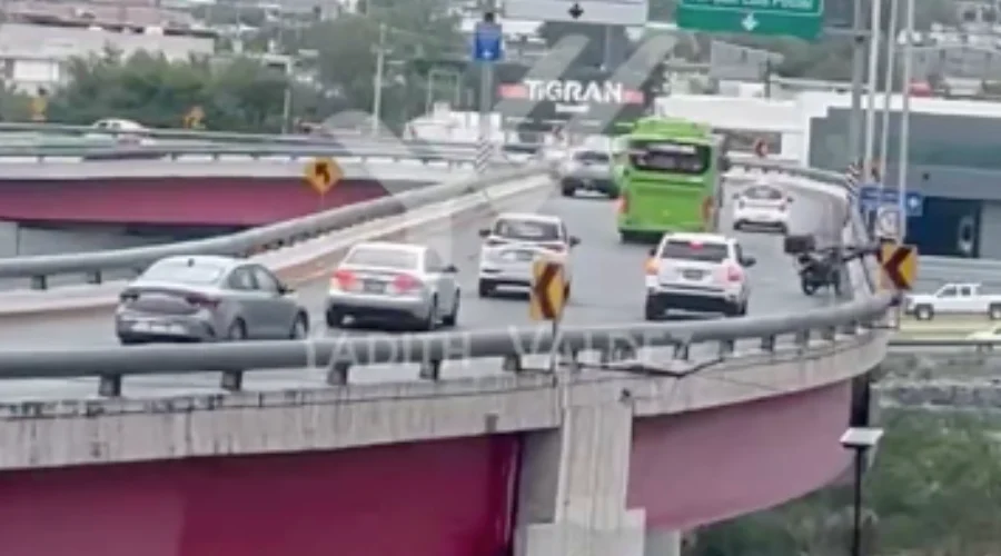 cae-motociclista-puente-zaragoza