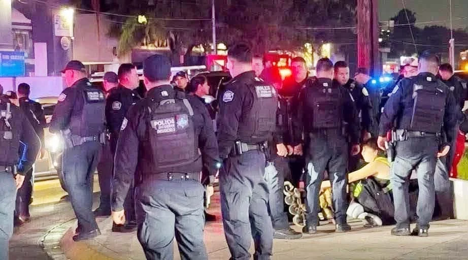 caen patinadores en San Pedro Elementos policiales detienen a patinadores en operativo en San Pedro