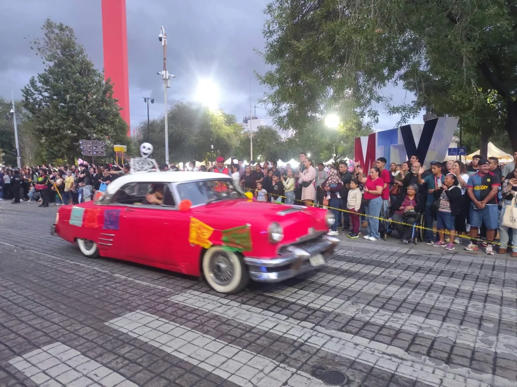 Desfile de Calaveras llena de vida el Centro de Monterrey 4 Desfile de Calaveras en el Centro de Monterrey.