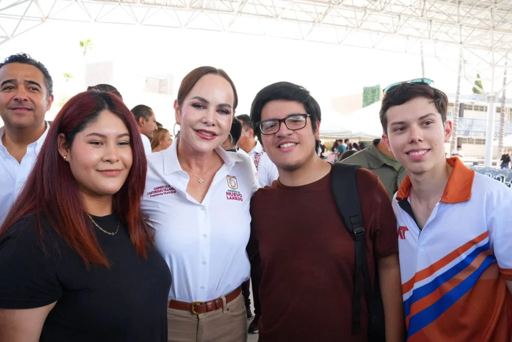Carmen Lilia fortalece apoyo a universitarios 1 Carmen Lilia fortalece apoyo a universitarios