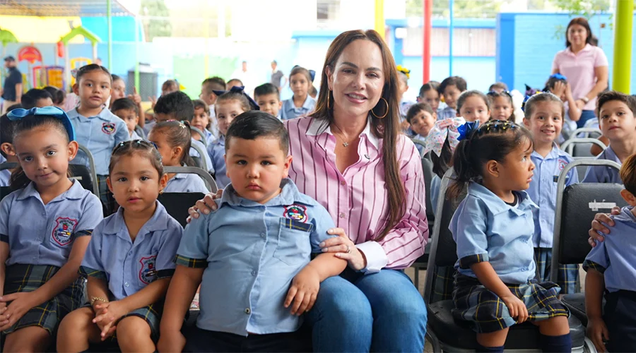 carmen-lilia-fortalece-infraestructura-educativa-nuevo-laredo Carmen Lilia fortalece infraestructura educativa mediante la entrega de obras en escuelas de Nuevo Laredo.