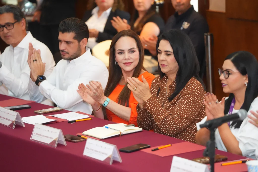Américo y Carmen Lilia refrendan compromiso con la protección de la niñez 1 Américo y Carmen Lilia refrendan compromiso con la protección de la niñez