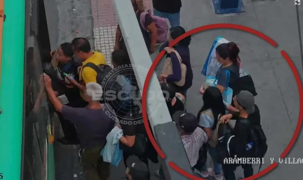 Carteristas caen por videovigilancia en Monterrey (VIDEO) 2 carteristas caen 3