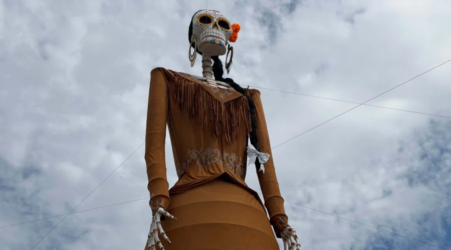 catrina-de-14-metros-reynosa Una Catrina de 14 metros de altura instalada en la Plaza Principal de Reynosa.