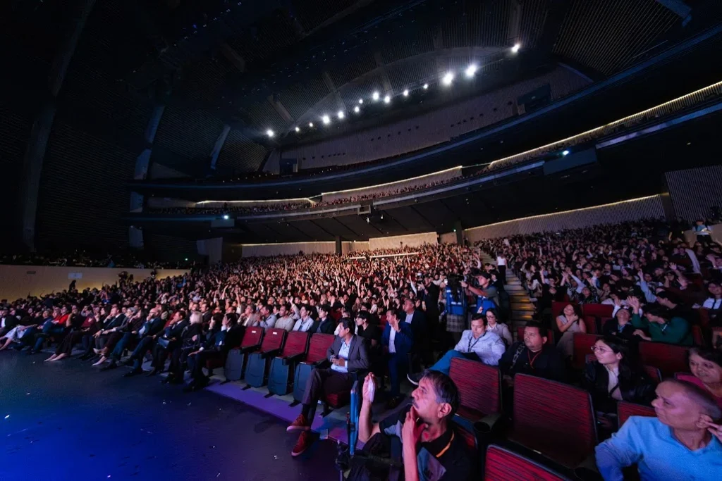 Motor de México 2026 inspira a univesitarios a superarse y ser mejores 8 Estudiantes y autoridades universitarias durante el congreso Motor de México 2026.