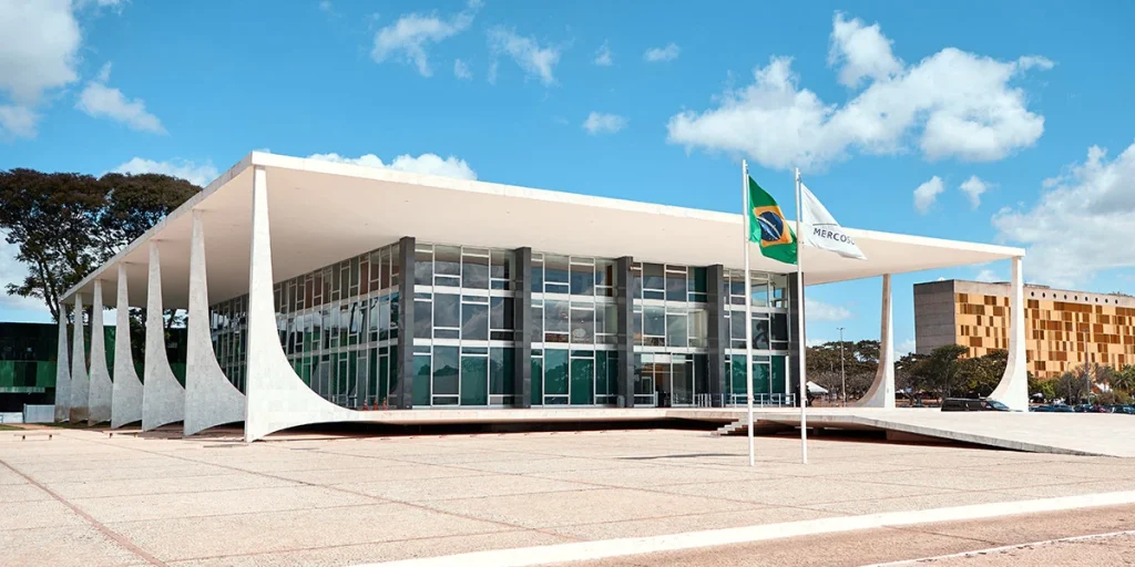Corte Suprema de Brasil ordena capturar a hermano de Flávio Bolsonaro 2 corte suprema de brasil 01
