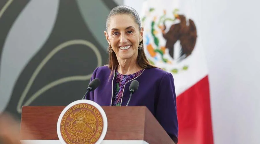 crecimiento-de-mexico-ocde-sheinbaum La presidenta Claudia Sheinbaum habla sobre el crecimiento de México en conferencia de prensa.
