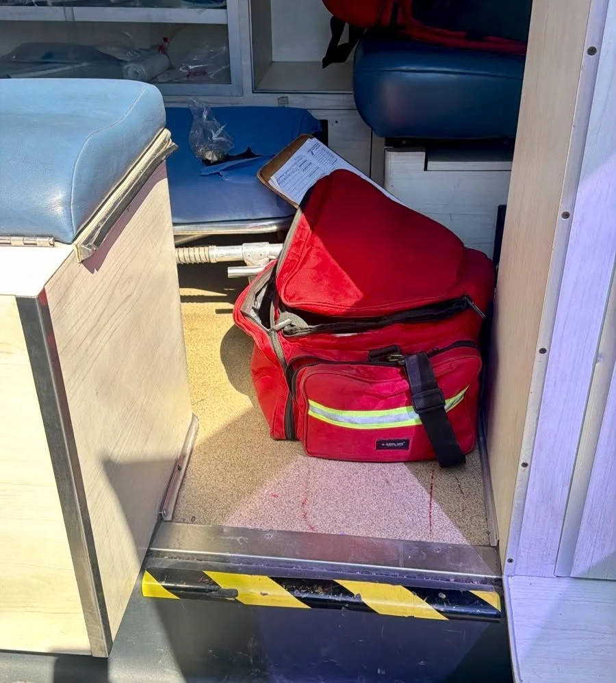 Detienen a hombre por robo de botiquines de una ambulancia en Guadalupe 2 Elementos policiales atienden caso donde detienen a hombre por sustraer botiquines de ambulancia en Guadalupe.