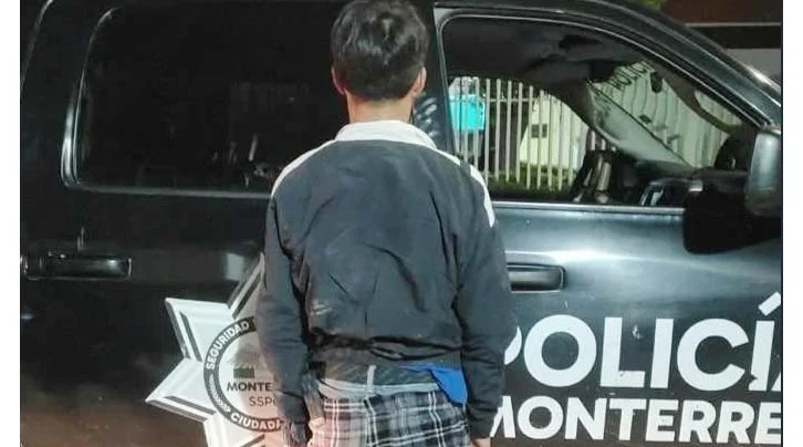 detienen-a-menores-en-monterrey Elementos de seguridad detienen a menores en Monterrey tras asalto a tienda.