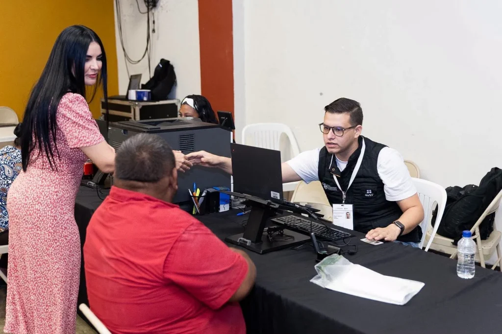 Atienden a más de 300 contribuyentes del SAT en Díaz Ordaz 1 Atienden a más de 300 contribuyentes del SAT en Díaz Ordaz
