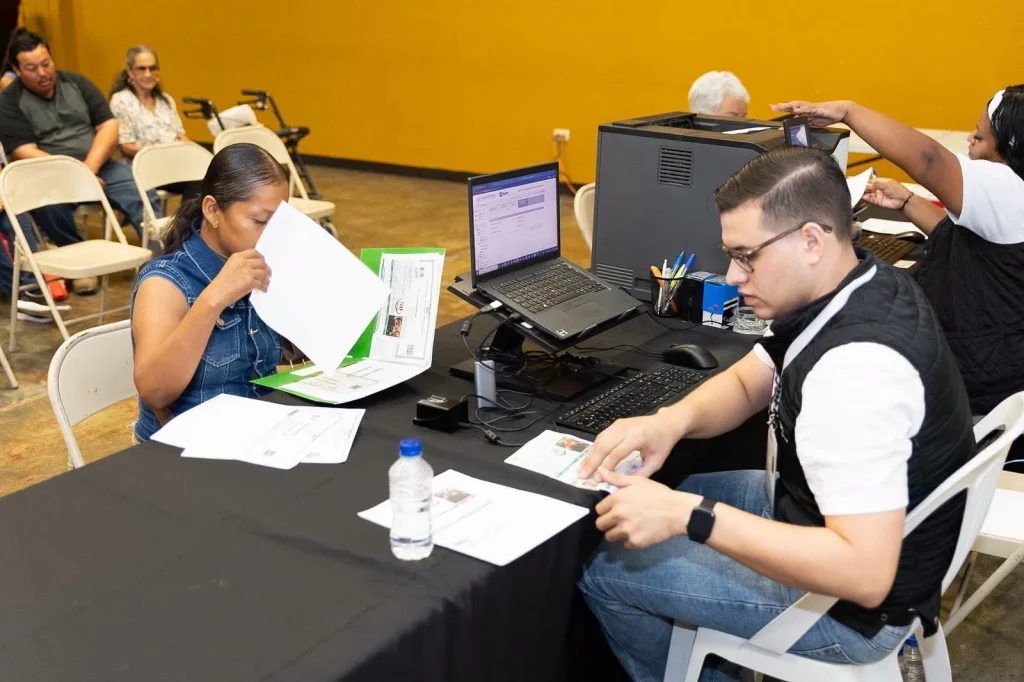 Atienden a más de 300 contribuyentes del SAT en Díaz Ordaz 3 Atienden a más de 300 contribuyentes del SAT en Díaz Ordaz
