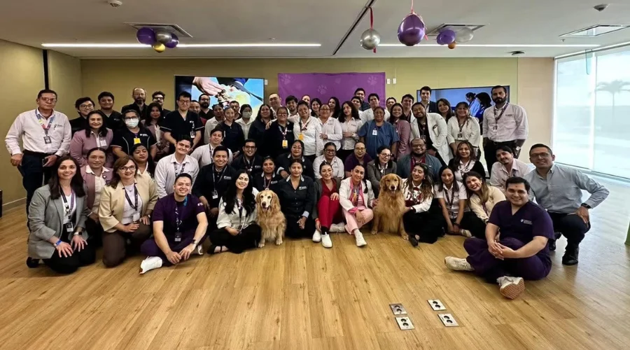 dogtores-visitan-hospital-faro-mayab Los Dogtores visitan a pacientes en el Christus Muguerza Hospital Faro del Mayab.