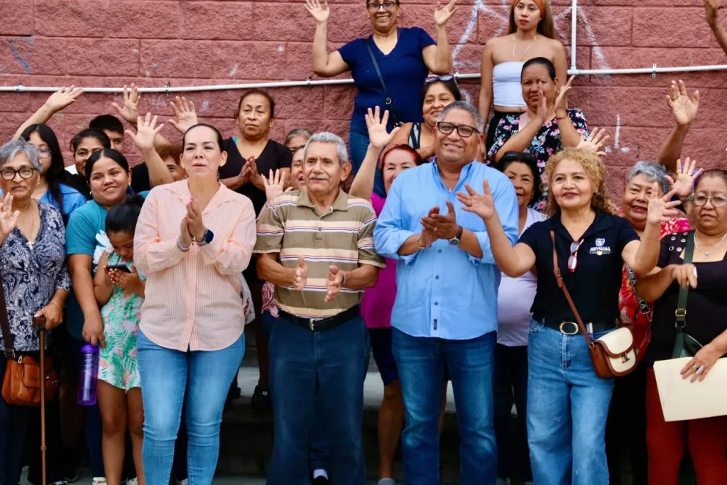Refrenda Eduardo López Arias compromiso de atender a las colonias 1 eduardo lopez colonias 2