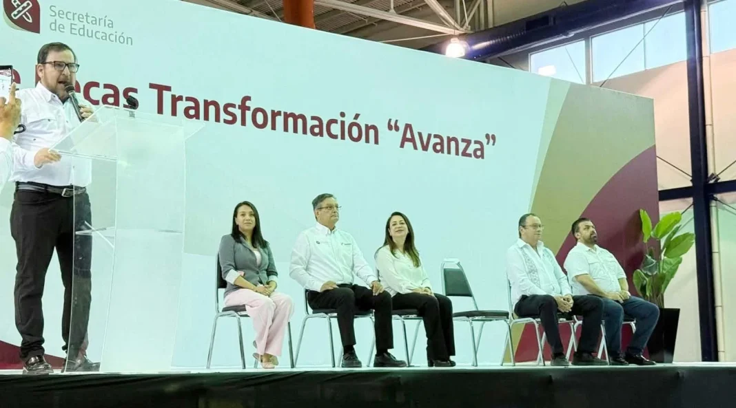entregan-becas-transformacion-avanza Entregan becas Transformación Avanza a estudiantes en Reynosa.