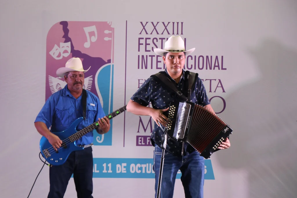 Con música de cumbia y regional de Jhonivan ponen a bailar y cantar a asistentes en San Fernando 7 f8f2359e 41d7 4e61 abf7 3c8f2348e05f