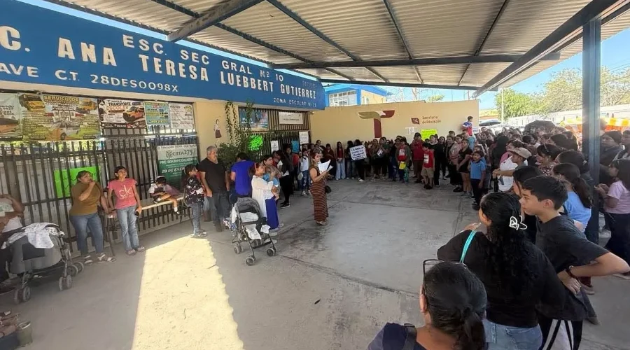 falta-de-maestros-secundaria-reynos4
