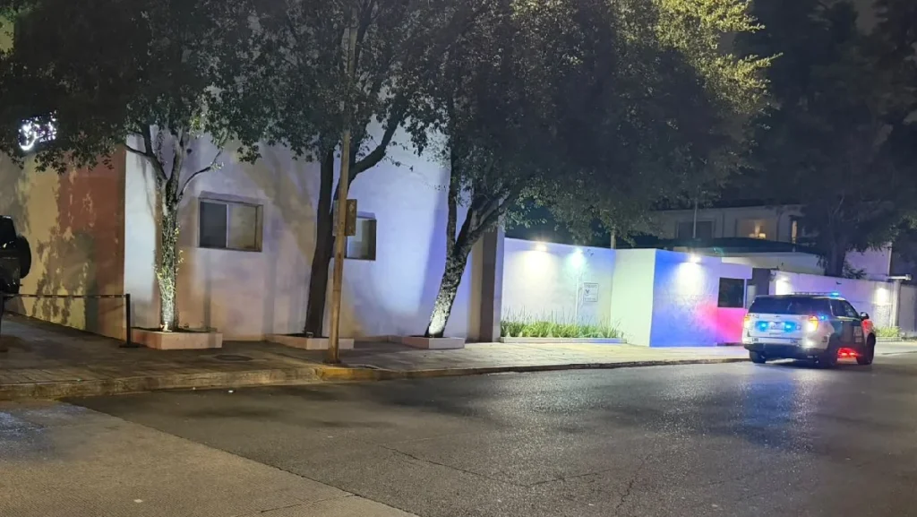 Reportan robo de 5 millones de pesos en arrendadora de San Pedro 1 Elementos policiacos e investigadores acuden a las instalaciones de la arrendadora de San Pedro.