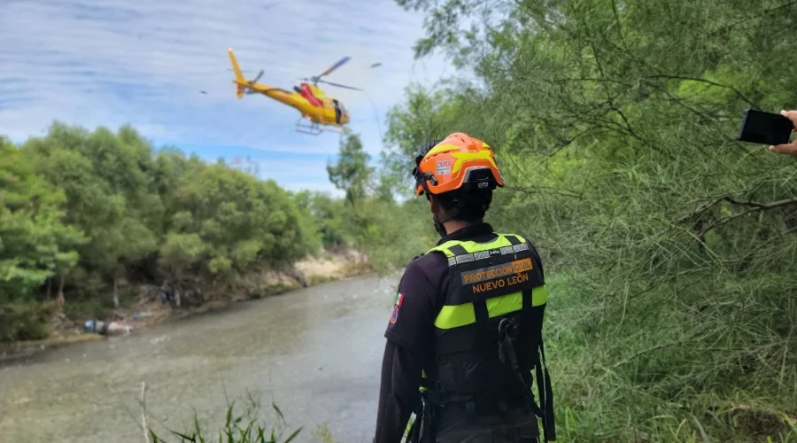 hombre-arrastrado-por-canalon-en-monterrey-proteccion-civil Operativo de búsqueda de hombre arrastrado por la corriente