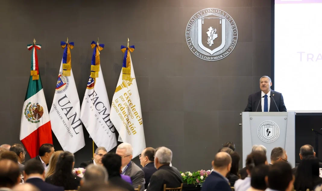 homenaje-uanl-78-profesores Rinde homenaje UANL a 78 profesores de Medicina
