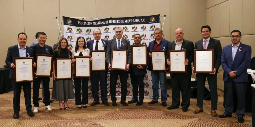 hoteleros-de-monterrey La Asociación Mexicana de Hoteleros de Nuevo León otorgó una distinción al Gobierno de Monterrey