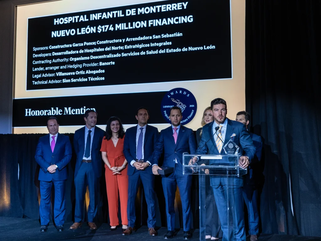 Reconoce Latinfinance a Nuevo León por construcción de Hospital Infantil 1 image00002