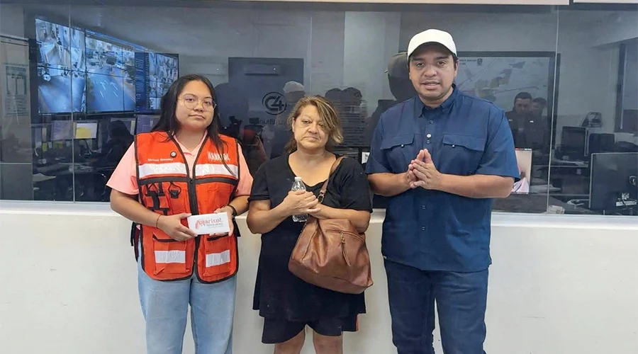 jesus-nava-marisol-gonzalez-apoyos Jesús Nava y Marisol González unen apoyos para vecinos afectados por lluvias en Santa Catarina.