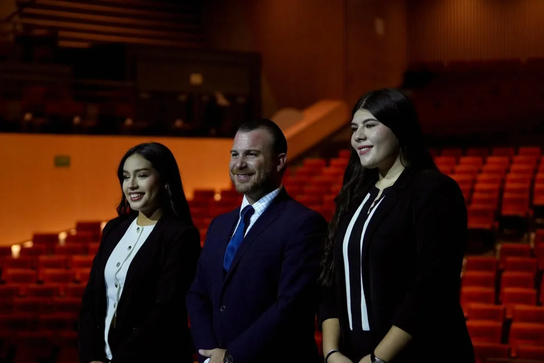 jovenes-motor-de-mexico-uanl-4 Presentación del congreso universitario Jóvenes Motor de México en Nuevo León