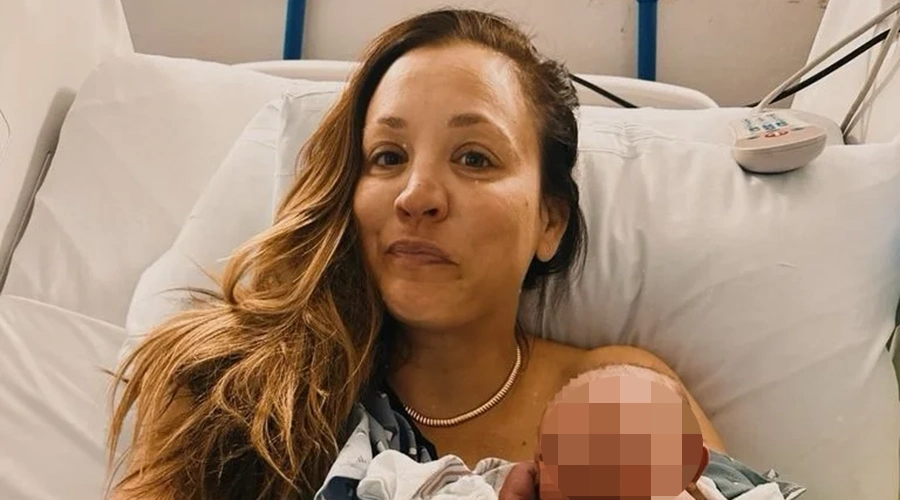 kaley-cuoco-madre Kaley Cuoco se convierte en madre por segunda vez junto a Tom Pelphrey; la actriz compartió la primera foto de su bebé.