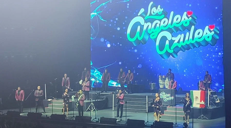 Los Ángeles Azules hacen bailar con su ritmo a Monterrey 4 Presentación de Los Ángeles Azules en concierto ante el público de Monterrey.