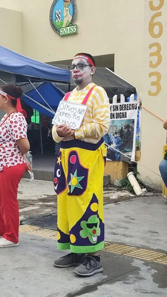 Marchan empleados del IMSS desde Clínica 28 a sede sindical en Monterrey 1 marchan empleados imss clinica 28 33