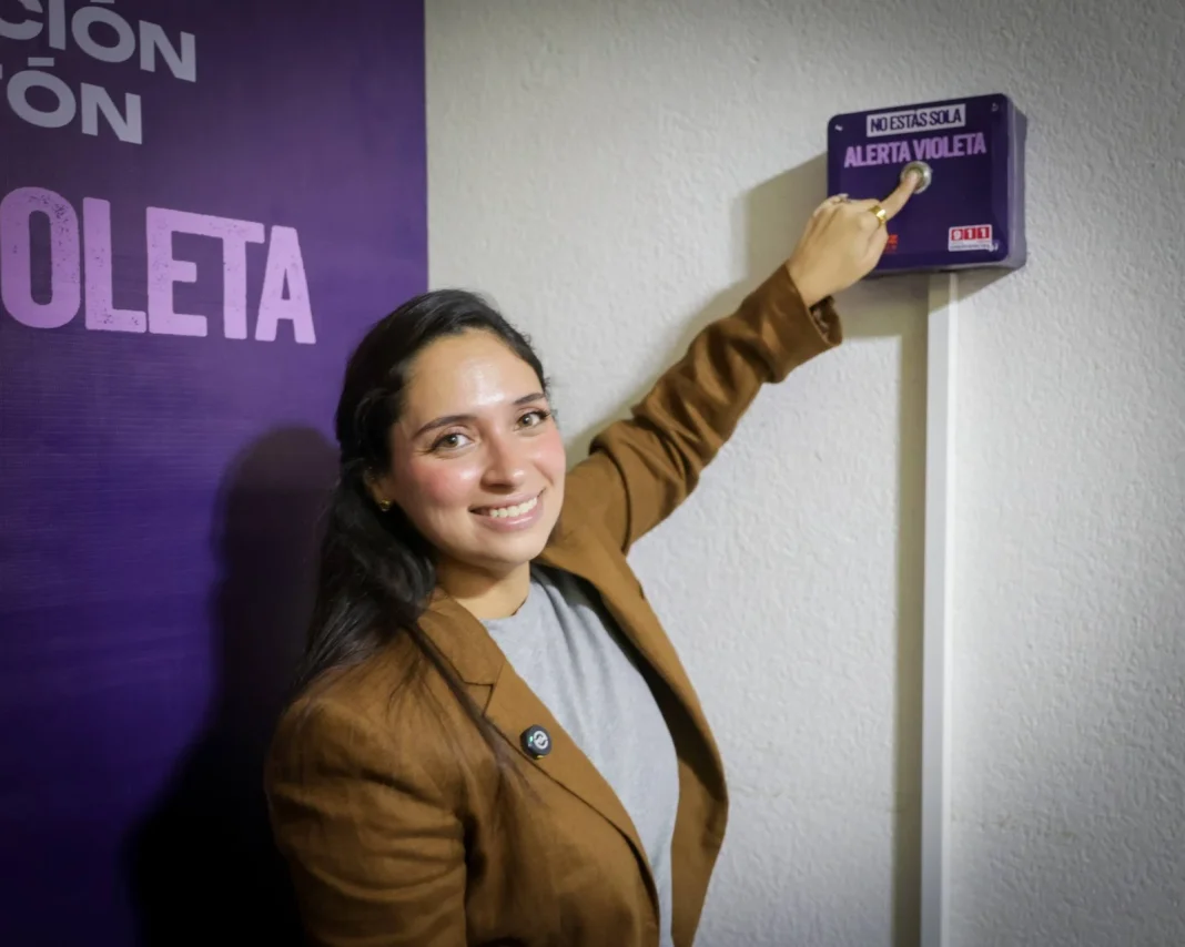 monica-oyervides-prevencion-violencia Instala Mónica Oyervides primer botón de emergencia para la prevención de violencia familiar