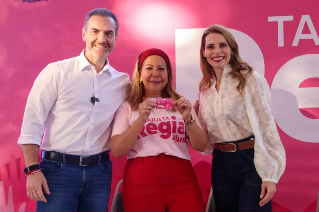 Entrega Gobierno de Monterrey 2 mil tarjetas Regia Plus en el Parque España 1 Entrega Gobierno de Monterrey 2 mil tarjetas Regia Plus en el Parque España