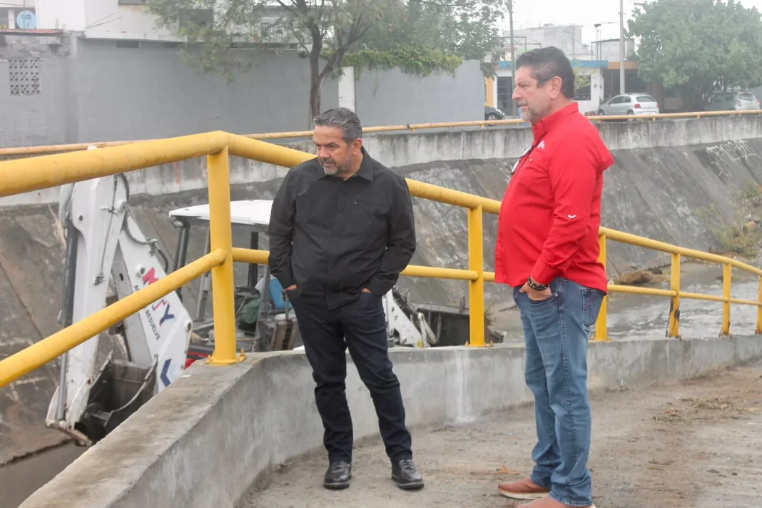 monterrey-4-mil-toneladas Retira Gobierno de Monterrey 4 mil toneladas de basura y escombro del Canal Medular