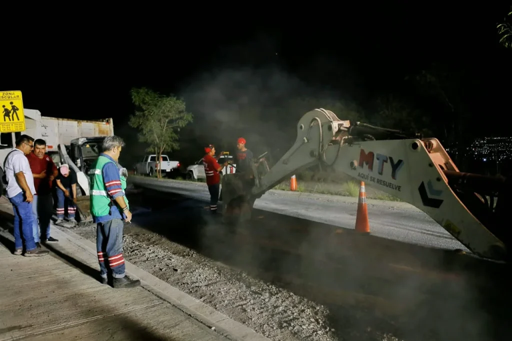 Refuerza Monterrey labores de bacheo en avenidas tras las lluvias 1 monterrey bacheo 8oct 2