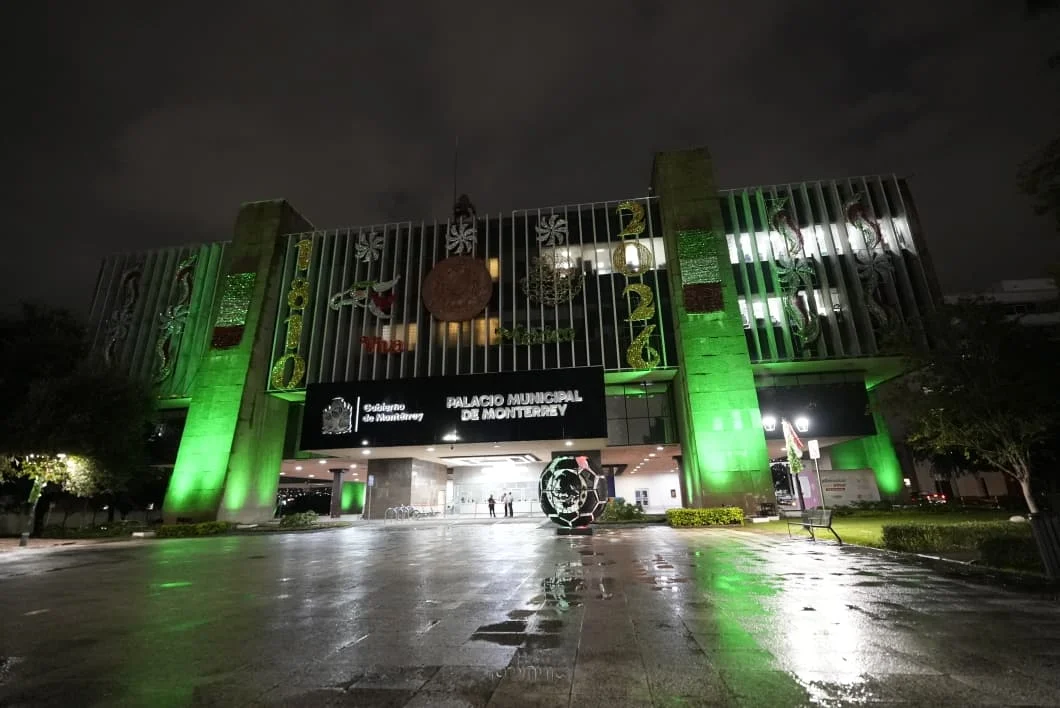 monterrey-paralisis-cerebral-2 Iluminan de verde el Palacio Municipal por el día mundial de la parálisis cerebral
