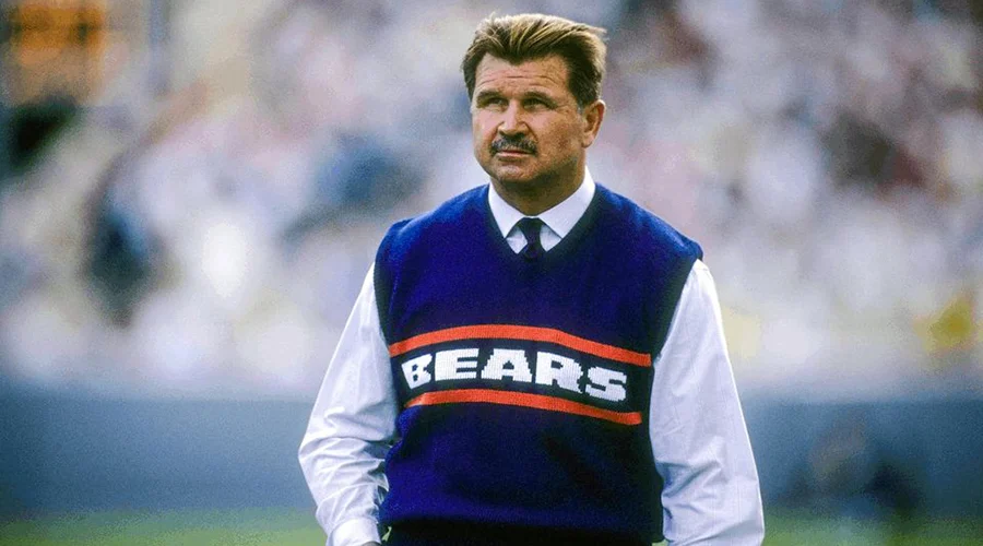 muere-mike-ditka Mike Ditka emblemático entrenador de la NFL dirigiendo a los Bears